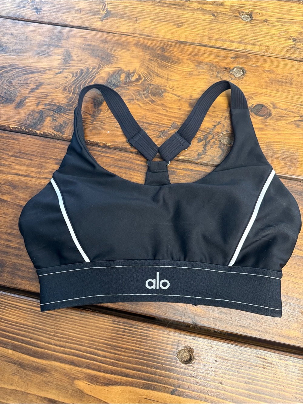 ALO Yoga Black Sports Bra with White Piping. Med. EUC